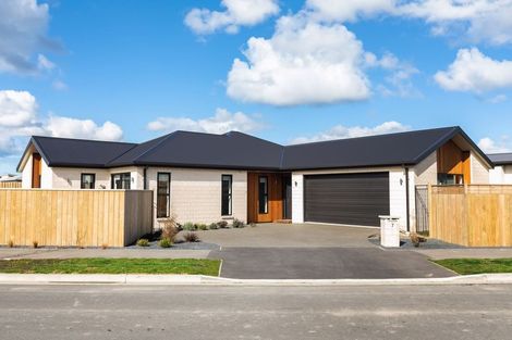 Photo of property in 7 Loch Tanna Way, Broomfield, Christchurch, 8042