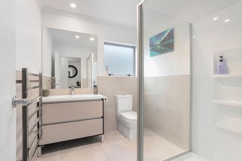 Photo of property in 16 Gilbert Hall Way, Swanson, Auckland, 0614