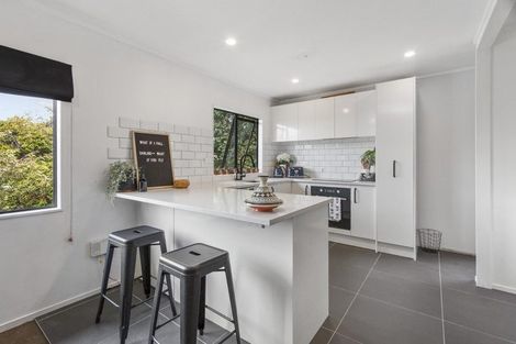 Photo of property in 3a John Webster Place, Glen Eden, Auckland, 0602