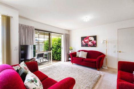 Photo of property in 2/406 Lyndon Road East, Hastings, 4122