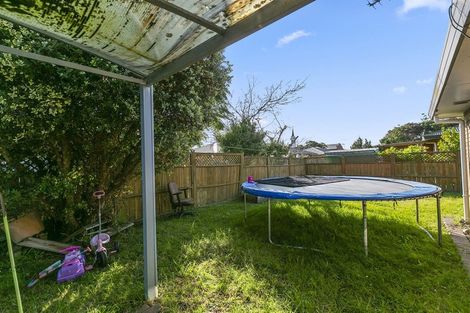 Photo of property in 25 Robertson Road, Favona, Auckland, 2024