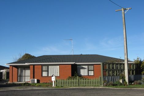 Photo of property in 1 Alexander Street, Winton, 9720