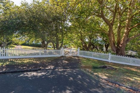 Photo of property in 6 Glade Place, Birkenhead, Auckland, 0626