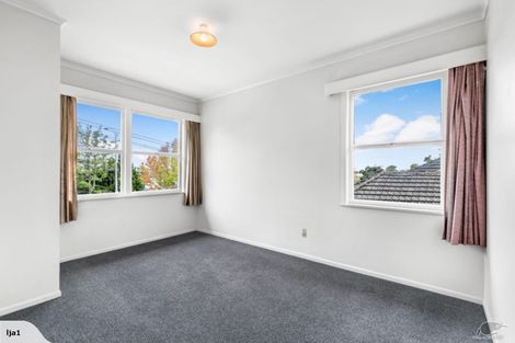 Photo of property in 1/9 College Road, Northcote, Auckland, 0627