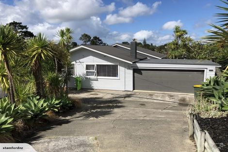 Photo of property in 46 Taupo Street, Green Bay, Auckland, 0604