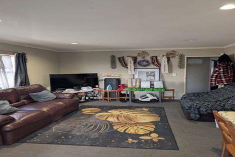 Photo of property in 22 Burbank Avenue, Manurewa, Auckland, 2102