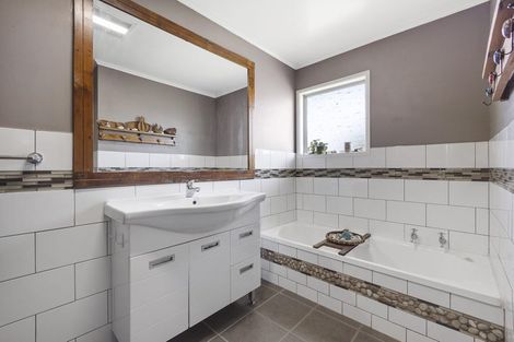 Photo of property in 7 Wairoa Place, Tokoroa, 3420