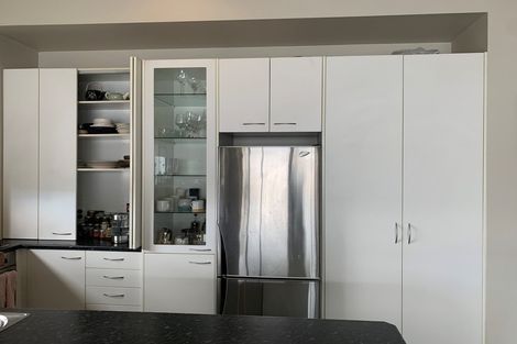 Photo of property in 8a Madeira Lane, Grafton, Auckland, 1023