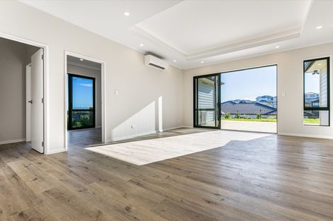 Photo of property in 16 Captain Rings Drive, Papakura, 2110