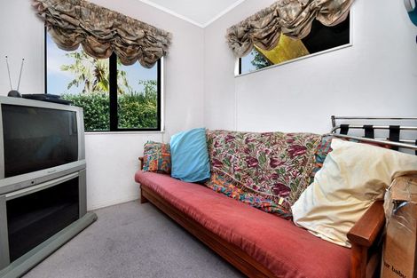Photo of property in 105 Luckens Road, West Harbour, Auckland, 0618