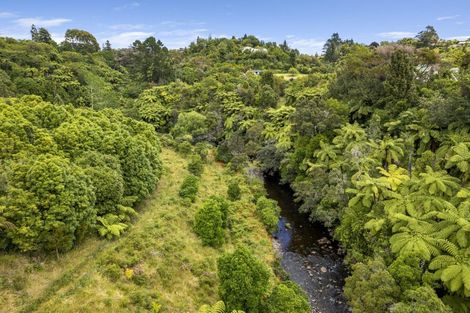 Photo of property in 203 Heta Road, Merrilands, New Plymouth, 4312