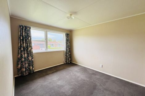 Photo of property in 80a Wikiriwhi Crescent, Awapuni, Palmerston North, 4412