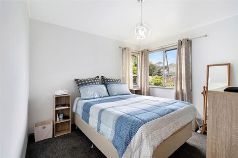 Photo of property in 11 Temuri Place, Glendene, Auckland, 0602