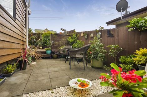 Photo of property in 17 Te Atatu Road, Te Atatu South, Auckland, 0610