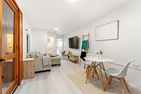 Photo of property in 73 Roberts Road, Matakatia, Whangaparaoa, 0930