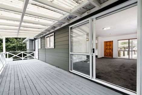 Photo of property in 8 Oakhaven Place, Ranui, Auckland, 0612