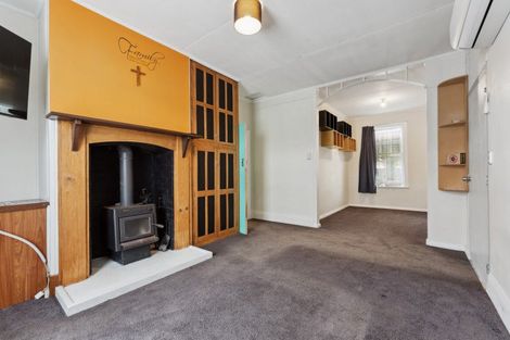 Photo of property in 9 Atkinson Street, Woodville, 4920