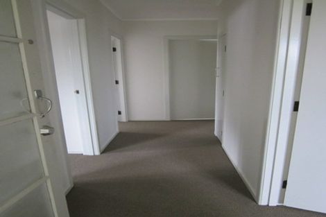 Photo of property in 40 Farquhar Road, Glendene, Auckland, 0602