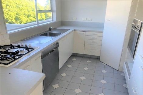 Photo of property in 142 Mokoia Road, Chatswood, Auckland, 0626