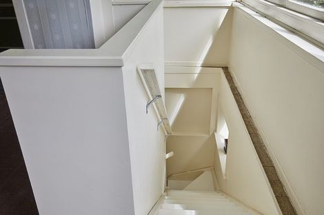 Photo of property in 37 Kopiko Road, Titirangi, Auckland, 0604