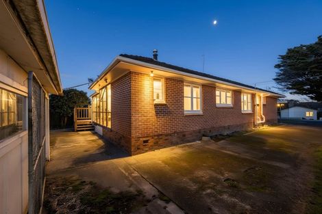 Photo of property in 38 Longburn Road, Henderson, Auckland, 0610