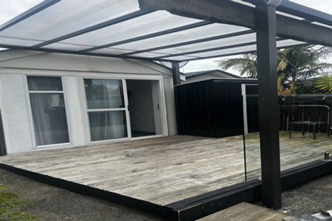 Photo of property in 11 Edgware Road, West Harbour, Auckland, 0618