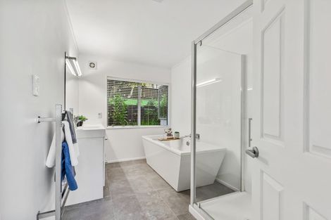 Photo of property in 7 Kerlin Crescent, West Harbour, Auckland, 0618