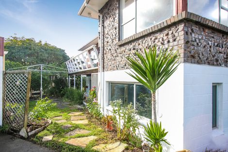 Photo of property in 49 Quadrant Road, Onehunga, Auckland, 1061