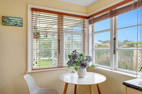 Photo of property in 37 Main Road, Titahi Bay, Porirua, 5022