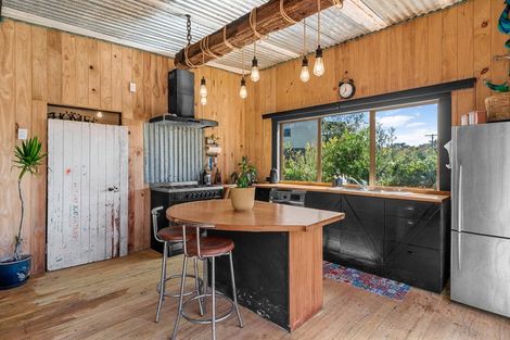 Photo of property in 106 Komiti Road, Tinopai, Matakohe, 0593