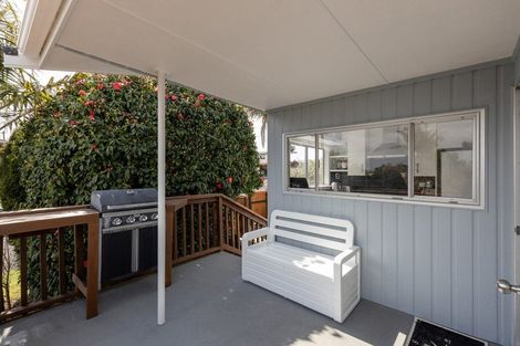 Photo of property in 1 Kowai Grove, Omokoroa, 3114