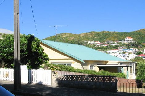 Photo of property in 48 Clyde Street, Island Bay, Wellington, 6023