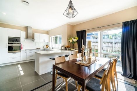 Photo of property in 48 Hogarth Rise, West Harbour, Auckland, 0618