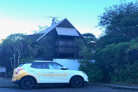 Photo of property in 2a Pitoitoi Road, Days Bay, Lower Hutt, 5013