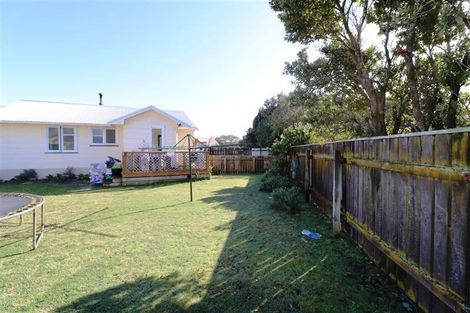 Photo of property in 9 Hewson Crescent, Otaki Beach, Otaki, 5512
