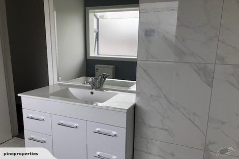 Photo of property in 36 Bledisloe Street, Levin, 5510