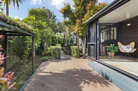 Photo of property in 98 Caribbean Drive, Unsworth Heights, Auckland, 0632