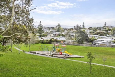 Photo of property in 1/56 Knightsbridge Drive, Forrest Hill, Auckland, 0620