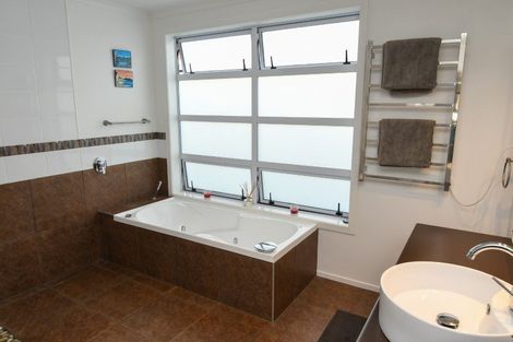 Photo of property in 25 Admiralty Place, Waikawa, Picton, 7220