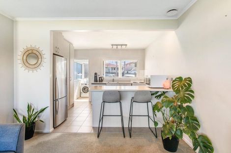 Photo of property in 2/84 Jutland Road, Hauraki, Auckland, 0622