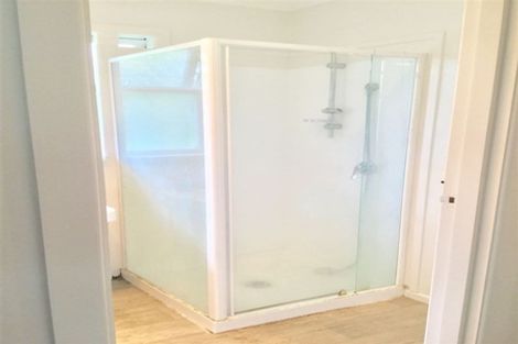 Photo of property in 10 Boler Place, New Lynn, Auckland, 0600