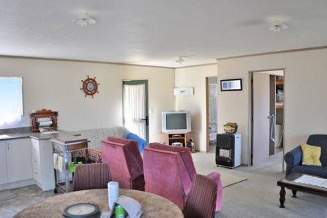 Photo of property in 12 Goebel Street, Tinopai, 0593