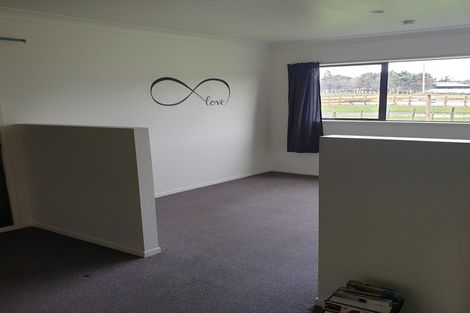 Photo of property in 16 Karioitahi Road, Waiuku, 2123