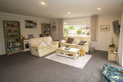 Photo of property in 10 Wallath Road, Westown, New Plymouth, 4310
