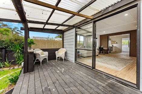 Photo of property in 4 Rere Place, Parakai, 0830