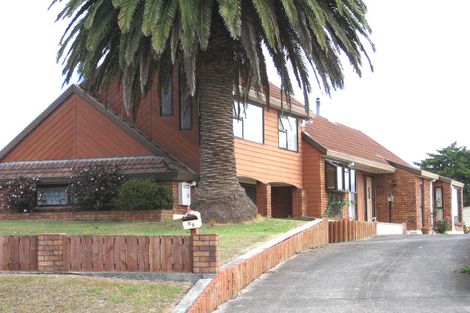 Photo of property in 55 Avonleigh Road, Green Bay, Auckland, 0604