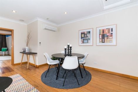 Photo of property in 24 Oxford Street, Hokowhitu, Palmerston North, 4410