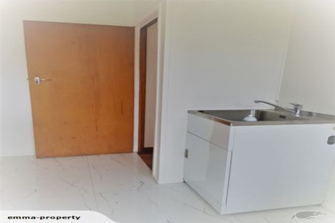 Photo of property in 2/18 Shakespeare Road, Milford, Auckland, 0620