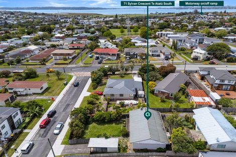 Photo of property in 71 Sylvan Crescent, Te Atatu South, Auckland, 0610