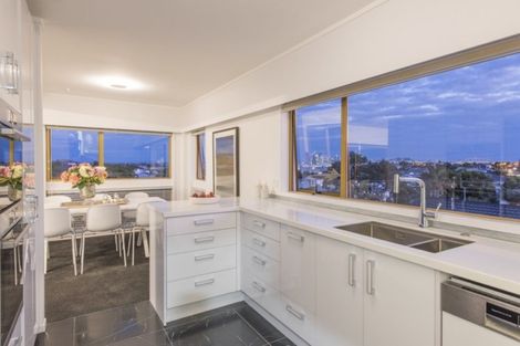 Photo of property in 5/6 Bruce Street, Northcote Point, Auckland, 0627